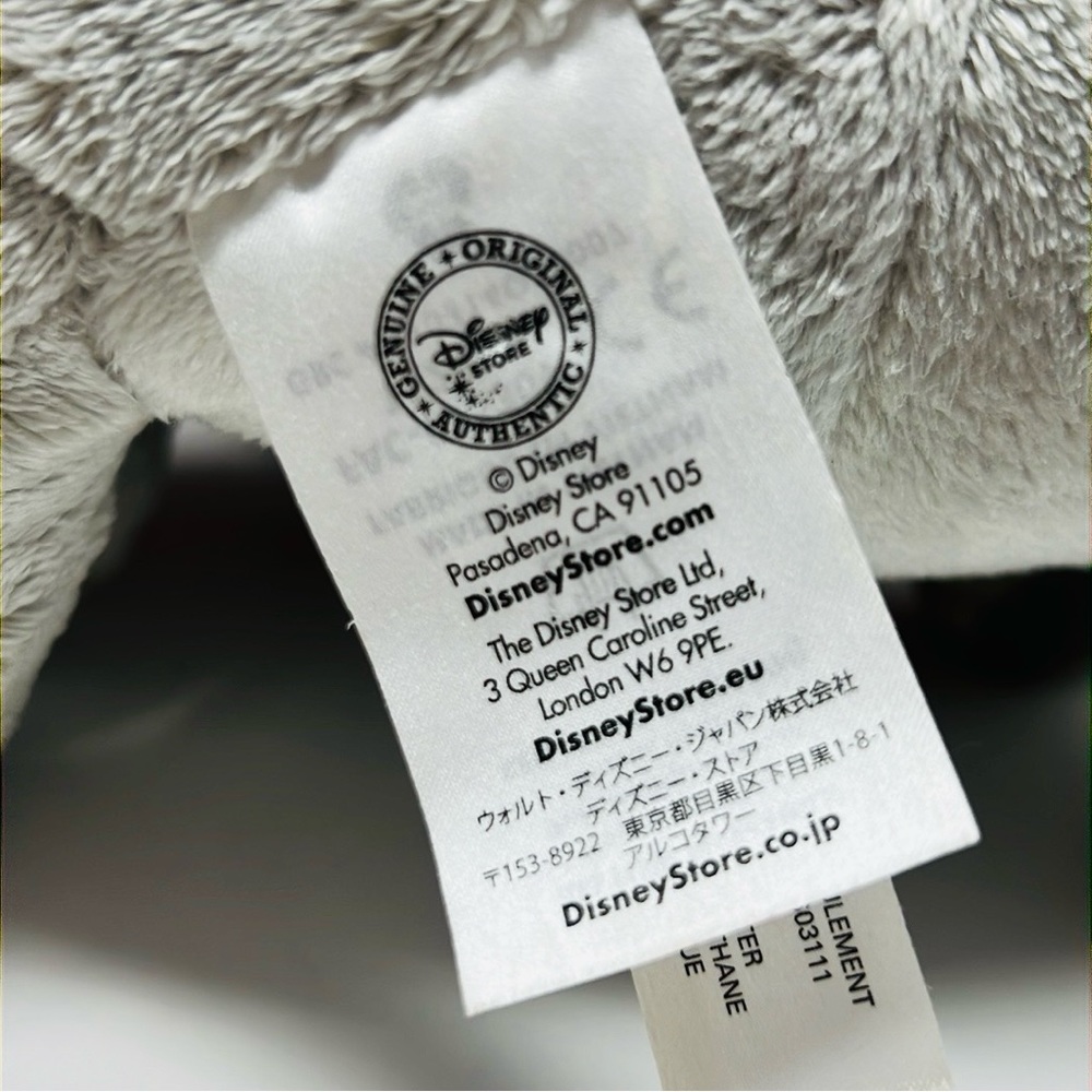 Disney Store Authentic Dumbo - Picture 9 of 11